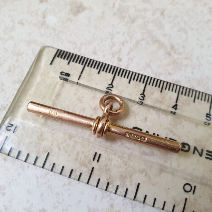 Antique Plain T Bar in 9ct Gold