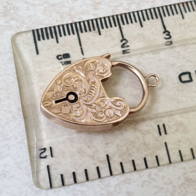 Antique Engraved Heart Padlock in 9ct Gold