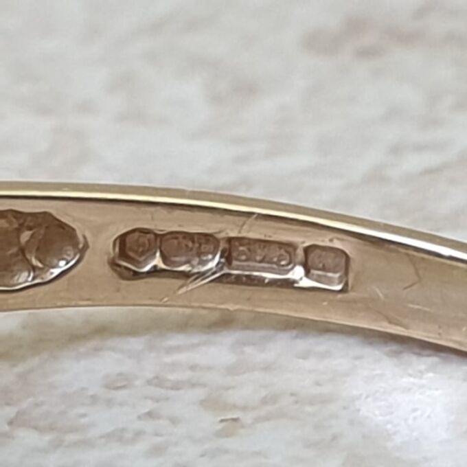 Sapphire Ring in 9ct Gold