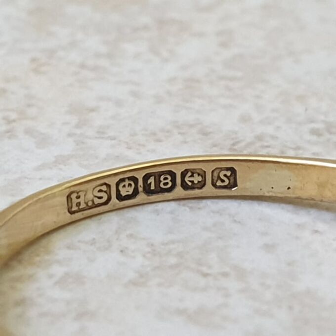 Sapphire & Diamond Ring in 18ct Gold