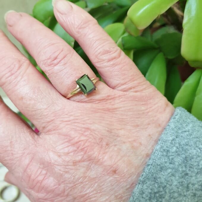 Hematite Solitaire Ring in 10ct Gold