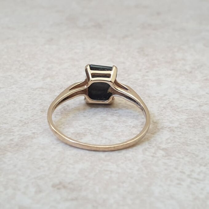 Hematite Solitaire Ring in 10ct Gold