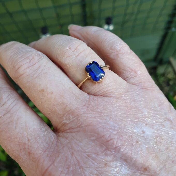 Synthetic Blue Sapphire Solitaire Ring in 18ct Gold
