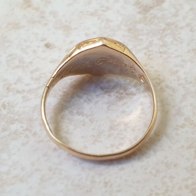 Tiny Antique Signet Ring in 18ct Gold