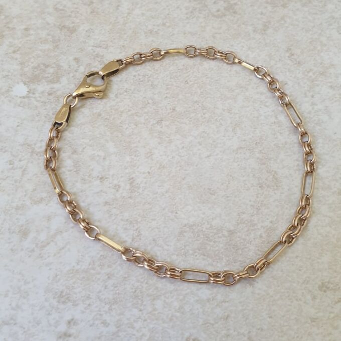 Five and One Link Bracelet in 9ct Gold