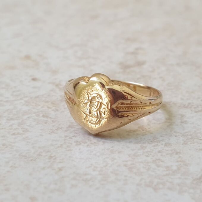 Tiny Antique Signet Ring in 18ct Gold