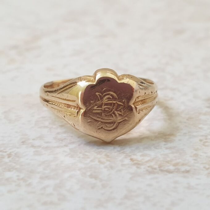 Tiny Antique Signet Ring in 18ct Gold
