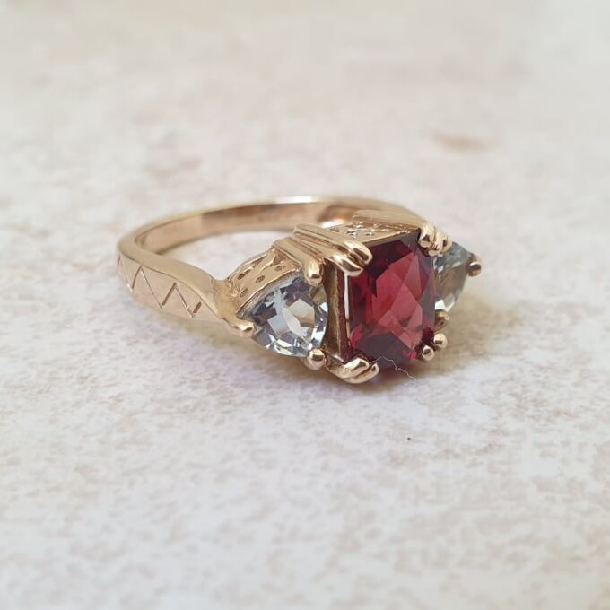 Garnet & Quartz Ring in 9ct Gold
