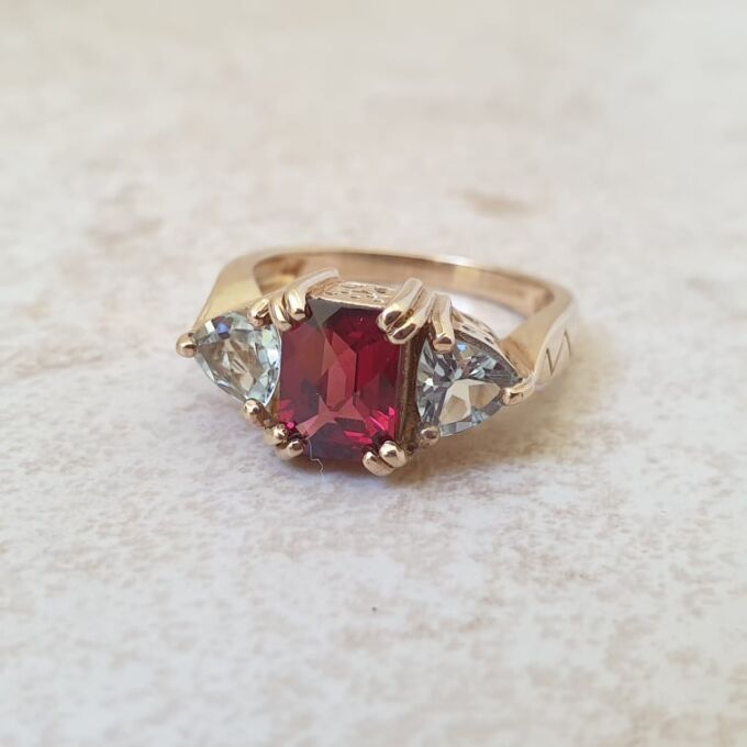 Garnet & Quartz Ring in 9ct Gold