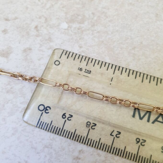 Five and One Link Bracelet in 9ct Gold