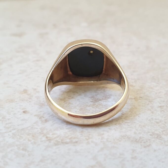 Onyx Signet Ring in 9ct Gold