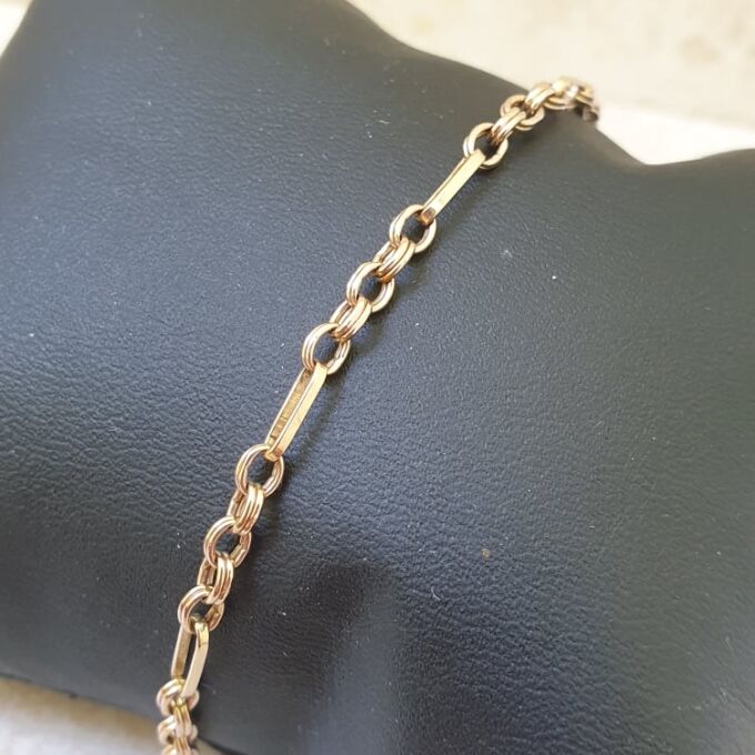 Five and One Link Bracelet in 9ct Gold