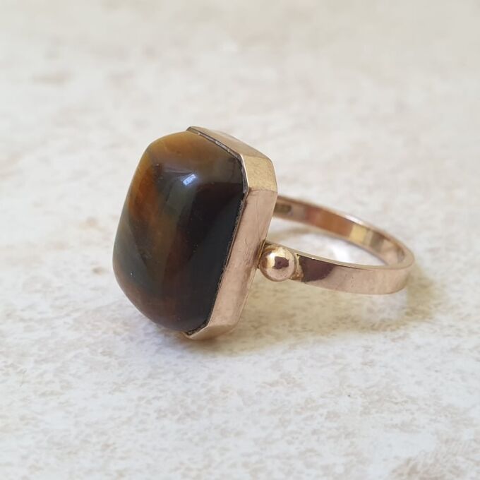 Unusual Tigers Eye Ring in 9ct Gold