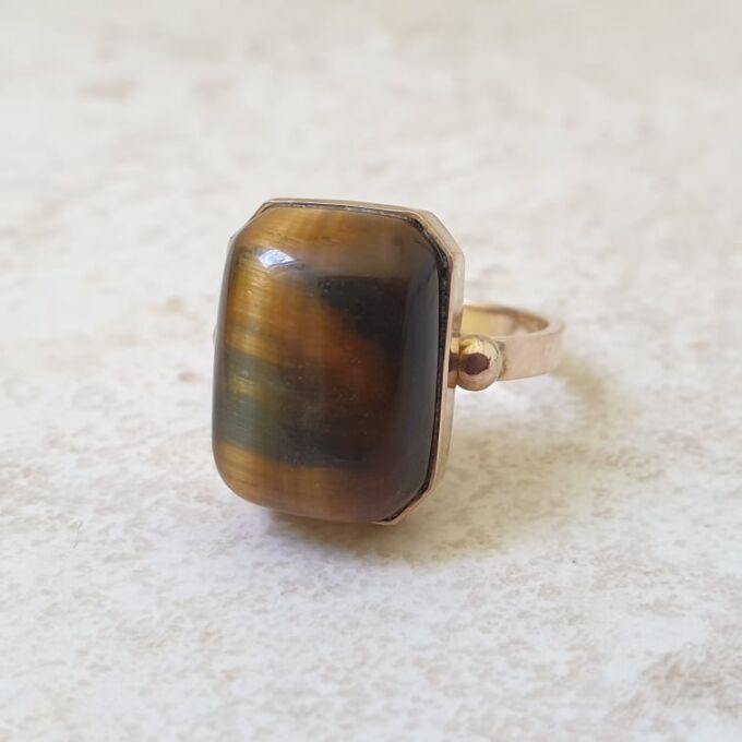 Unusual Tigers Eye Ring in 9ct Gold