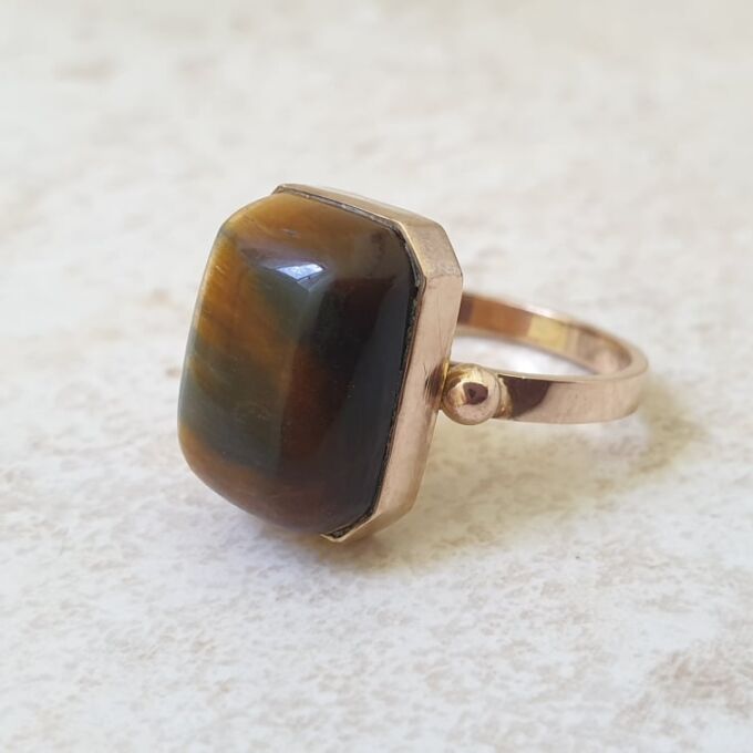 Unusual Tigers Eye Ring in 9ct Gold