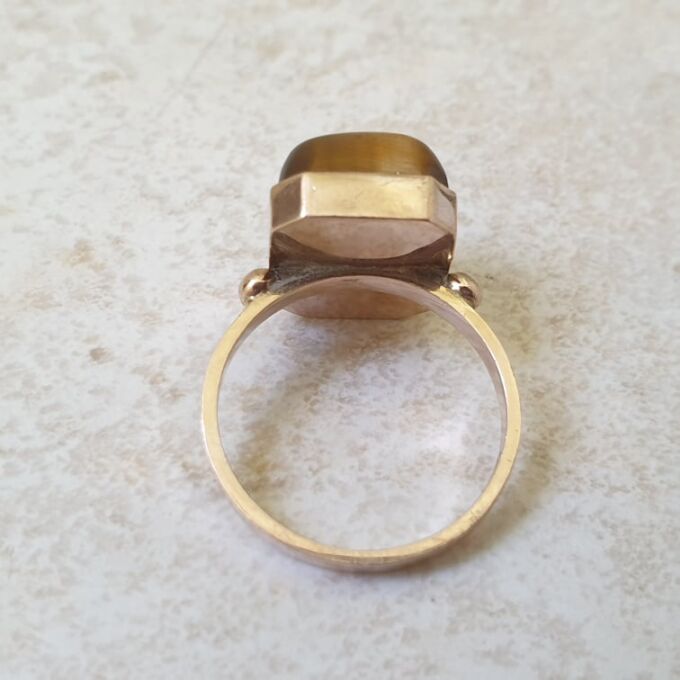 Unusual Tigers Eye Ring in 9ct Gold