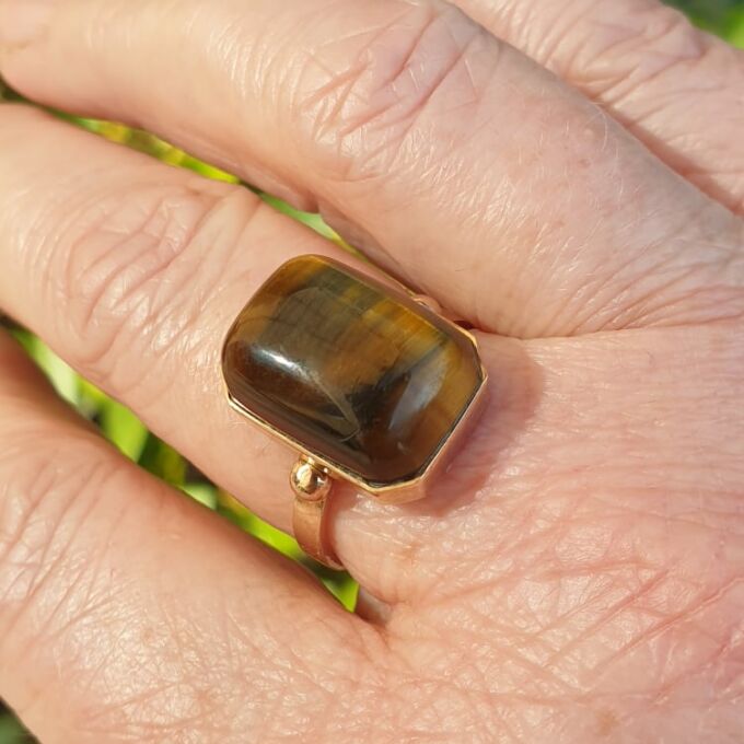 Unusual Tigers Eye Ring in 9ct Gold
