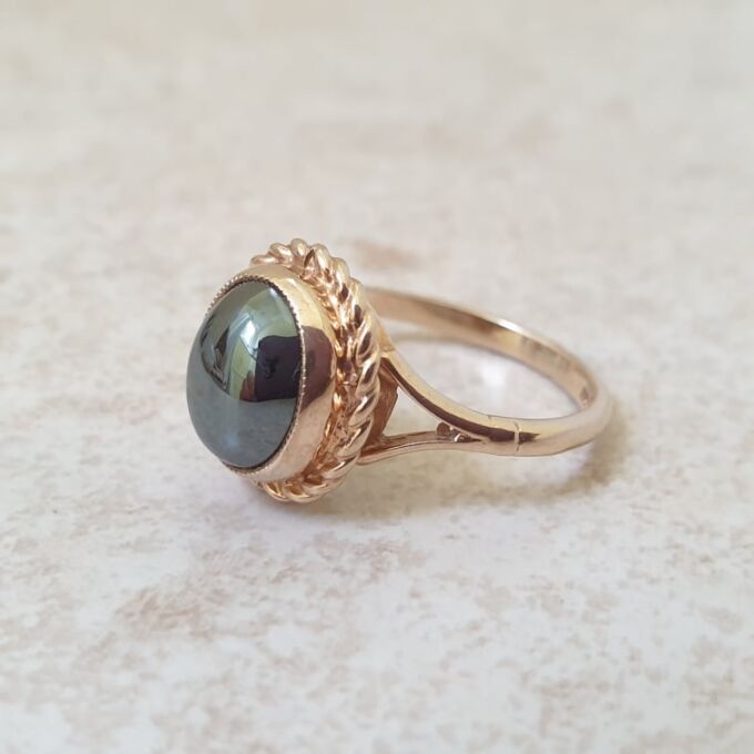 Hematite Solitaire Ring in 9ct Gold