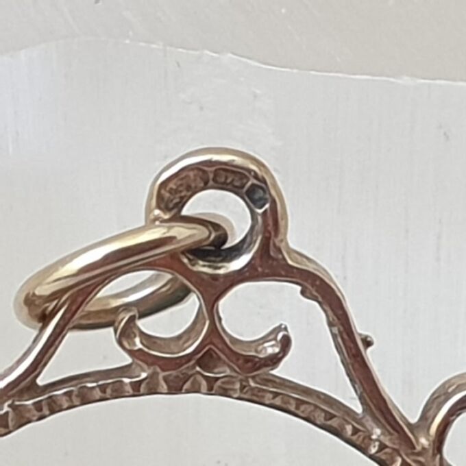 Small Three Stone Spinner Pendant in 9ct Gold