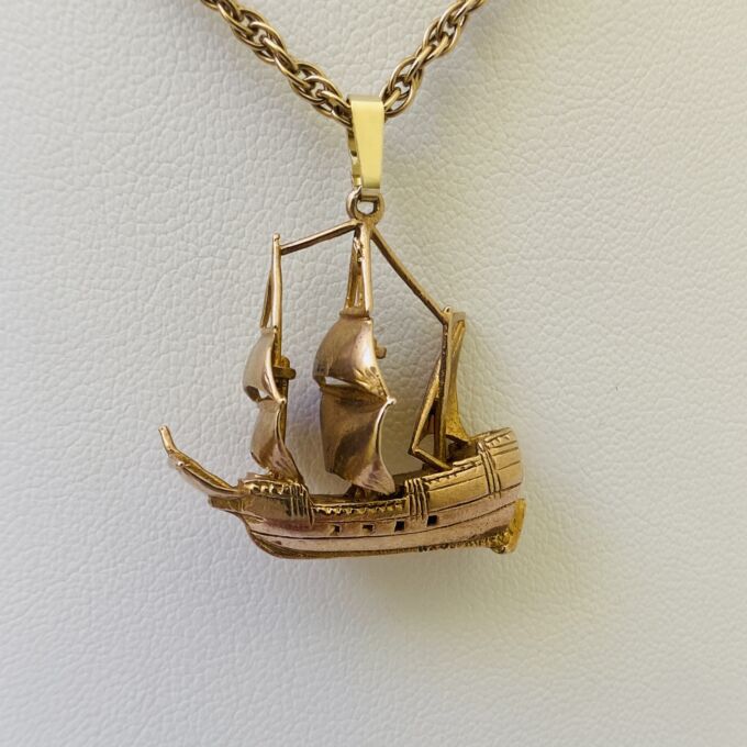 Sailing Ship Pendant in 9ct Gold