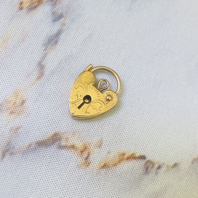 Small Heart Padlock in 9ct Gold