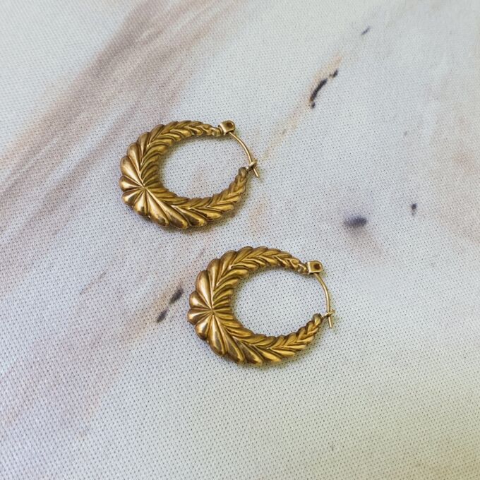 Oval Hoop Earrings in 9ct Gold