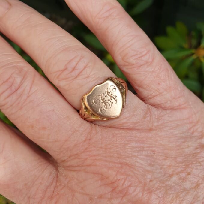 Edwardian Shield Signet Ring in 9ct Rose Gold