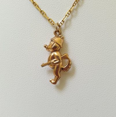 Cartoon Gun Dog in 9ct Gold