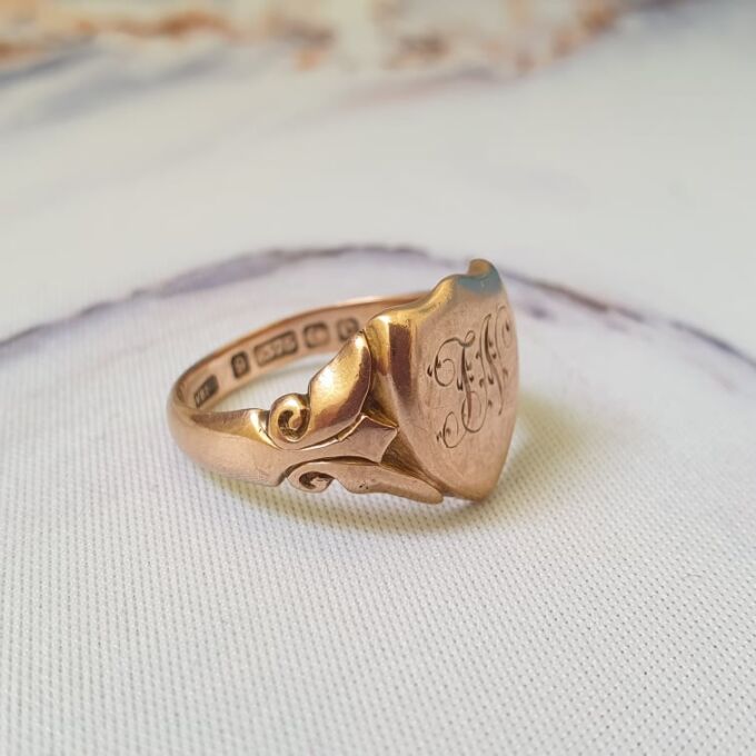 Edwardian Shield Signet Ring in 9ct Rose Gold