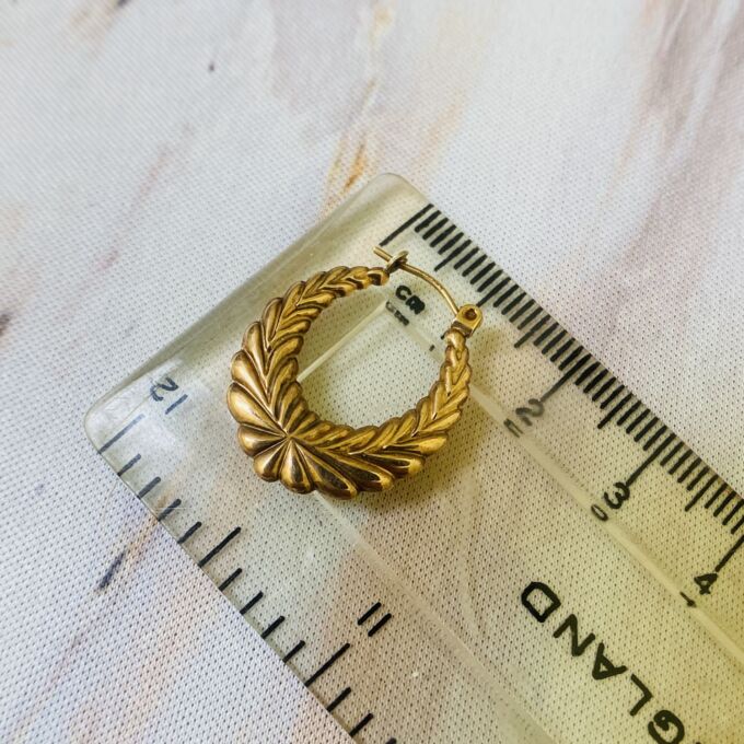 Oval Hoop Earrings in 9ct Gold