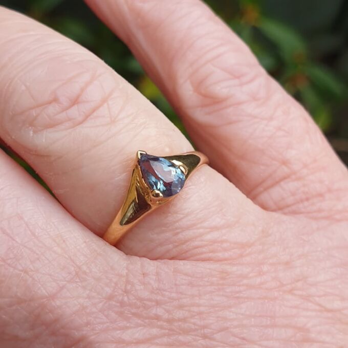 Pear Alexandrite in 18ct Gold
