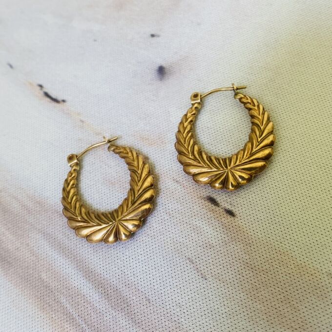 Oval Hoop Earrings in 9ct Gold