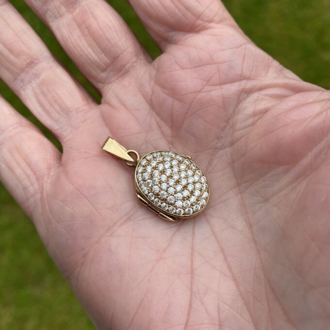 Italian Encrusted Locket in 9ct Gold