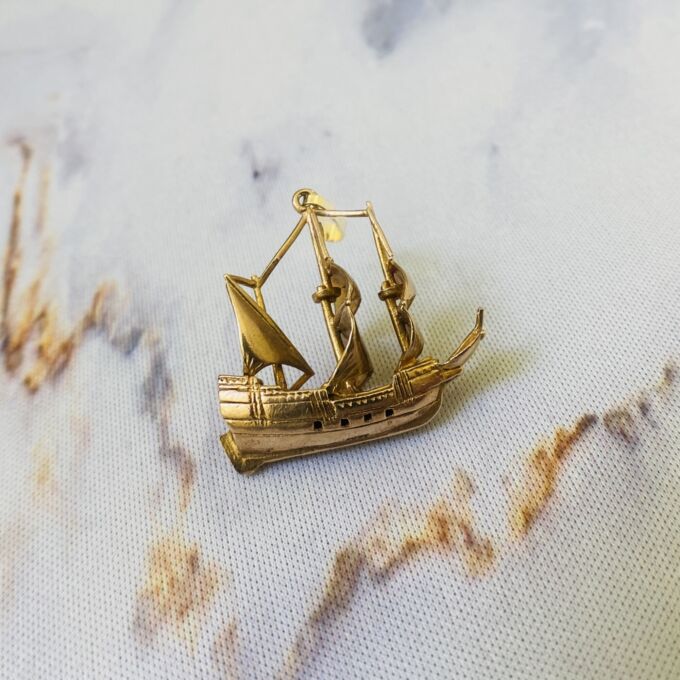 Sailing Ship Pendant in 9ct Gold