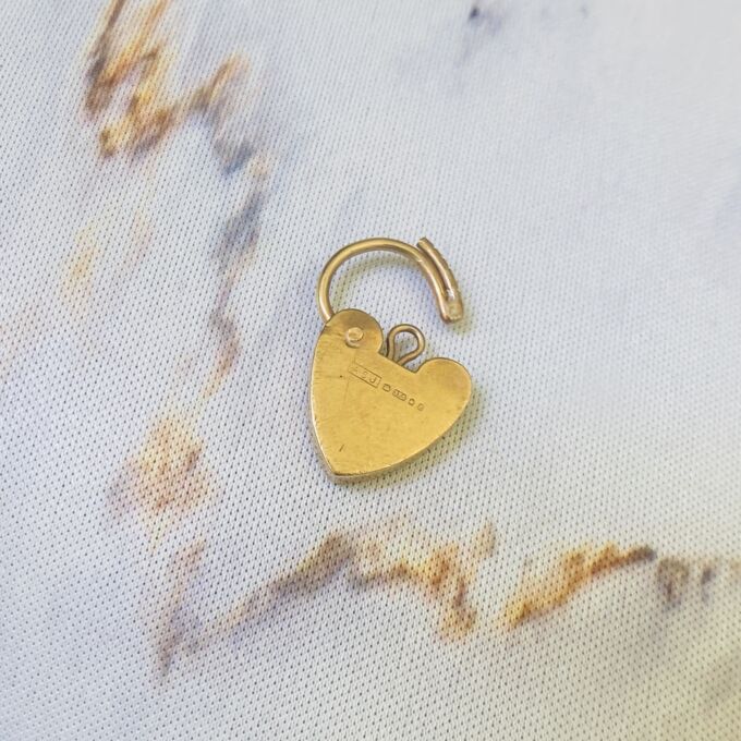 Small Heart Padlock in 9ct Gold