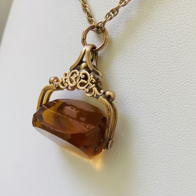 Antique Swivel Spinner Fob in 9ct Gold