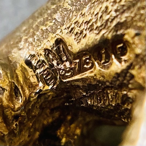 Cute Dog with Shoe in 9ct Gold