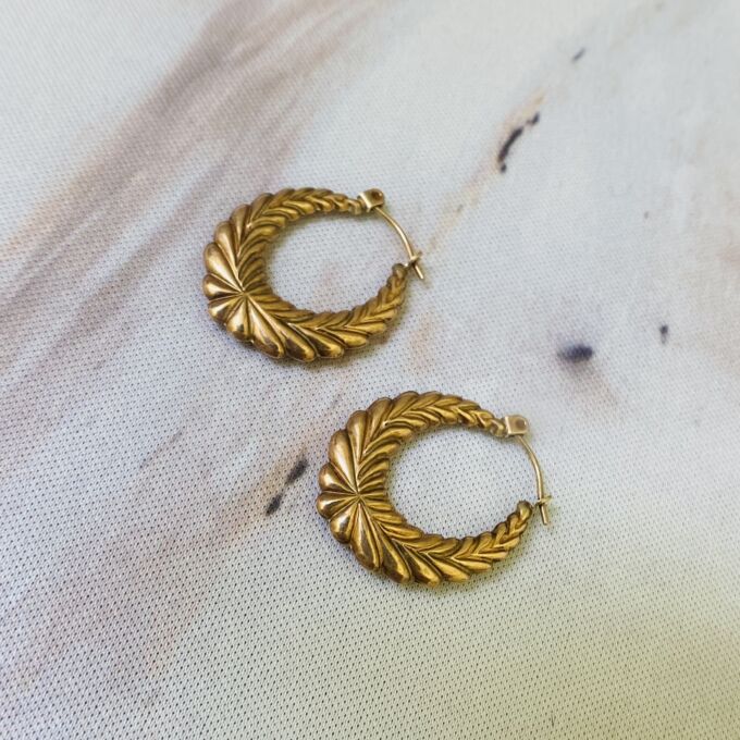 Oval Hoop Earrings in 9ct Gold