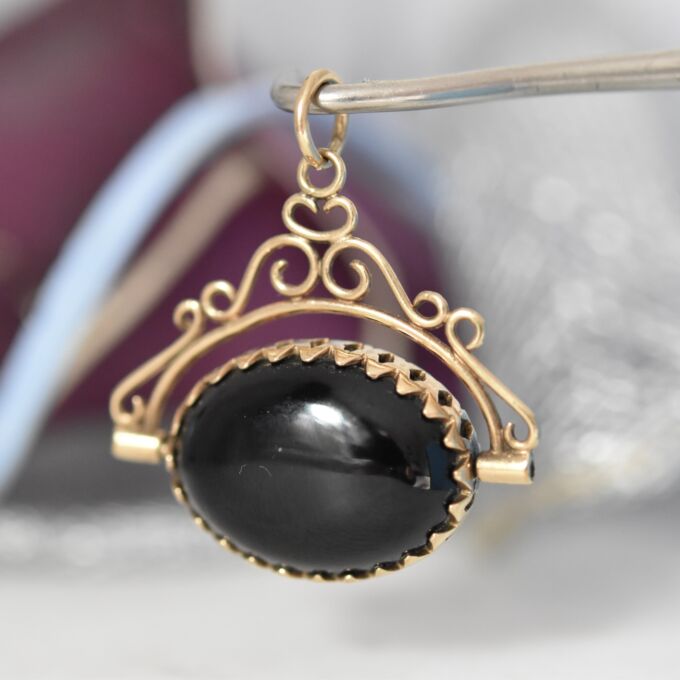 Onyx and Tigers Eye Spinning Pendant in 9ct Gold