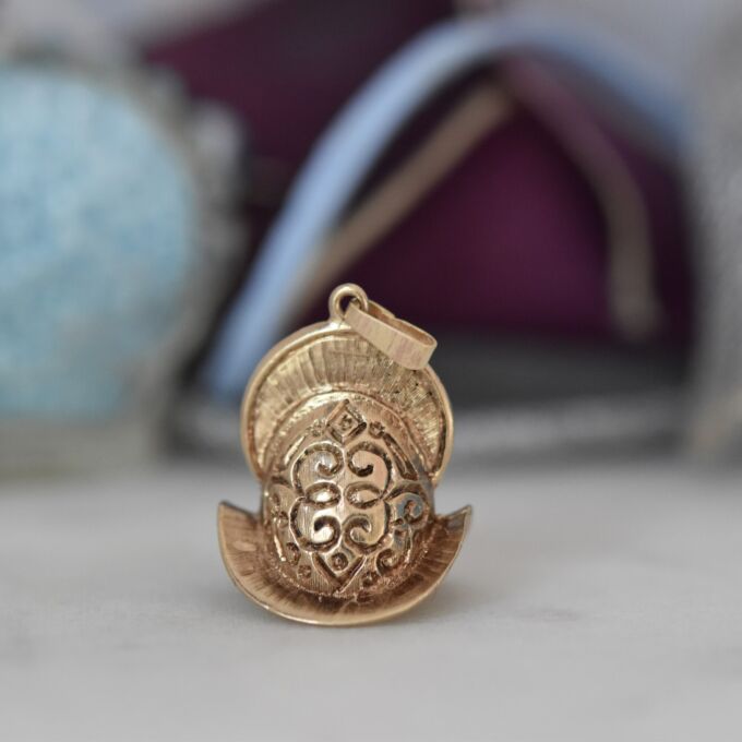 Spanish Conquistador Helmet in 9ct Gold