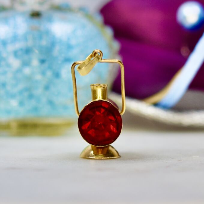Railway Lamp Pendant in 9ct Gold