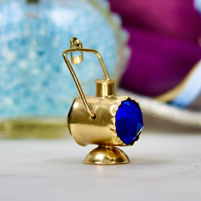 Railway Lamp Pendant in 9ct Gold