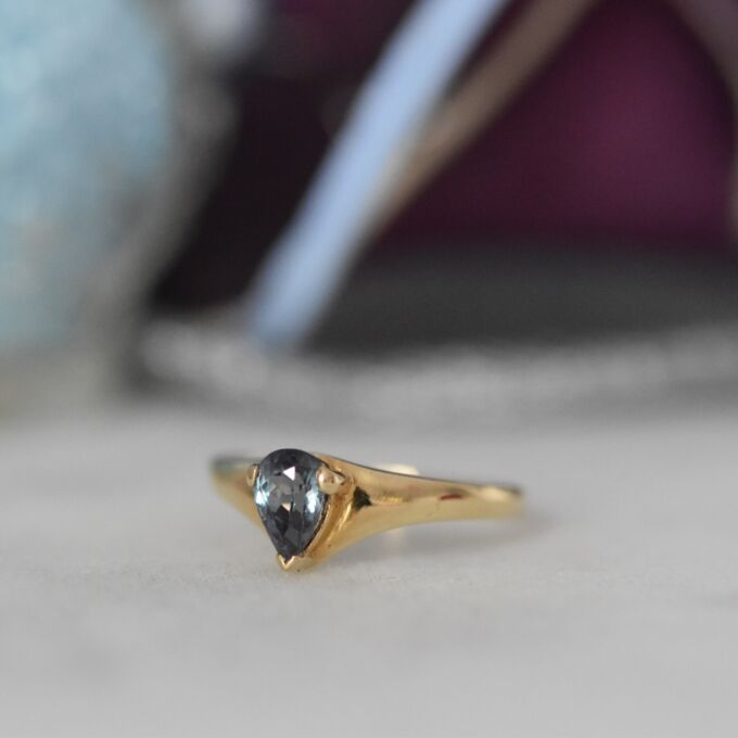 Pear Alexandrite in 18ct Gold