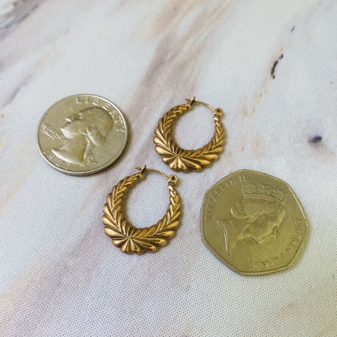 Oval Hoop Earrings in 9ct Gold