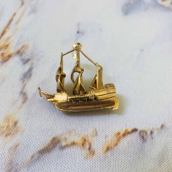 Sailing Ship Pendant in 9ct Gold
