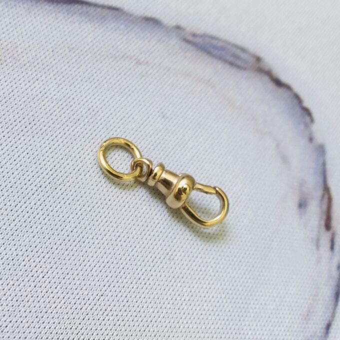 Tiny Albert Dog Clip in 9ct Gold