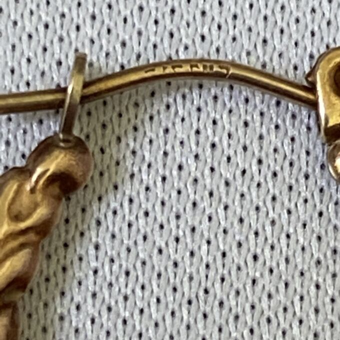 Oval Hoop Earrings in 9ct Gold