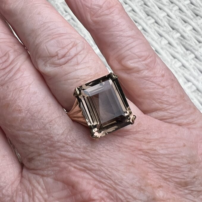 Smoky Quartz Ring in 9ct Gold