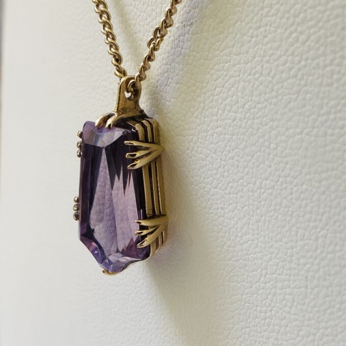 Coffin Cut Amethyst Pendant Necklace in 9ct Gold