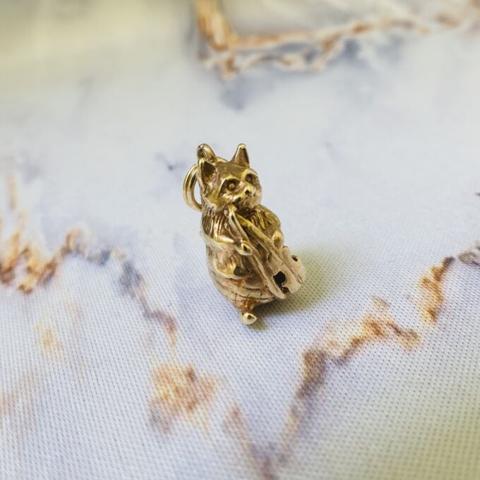 Cello Playing Cat Pendant in 9ct Gold
